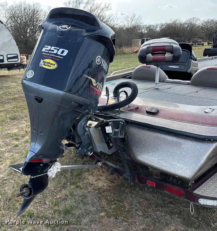 image for item OM9328 2004 Skeeter ZX250 boat