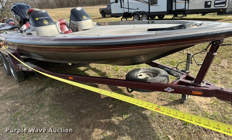 image for item OM9328 2004 Skeeter ZX250 boat