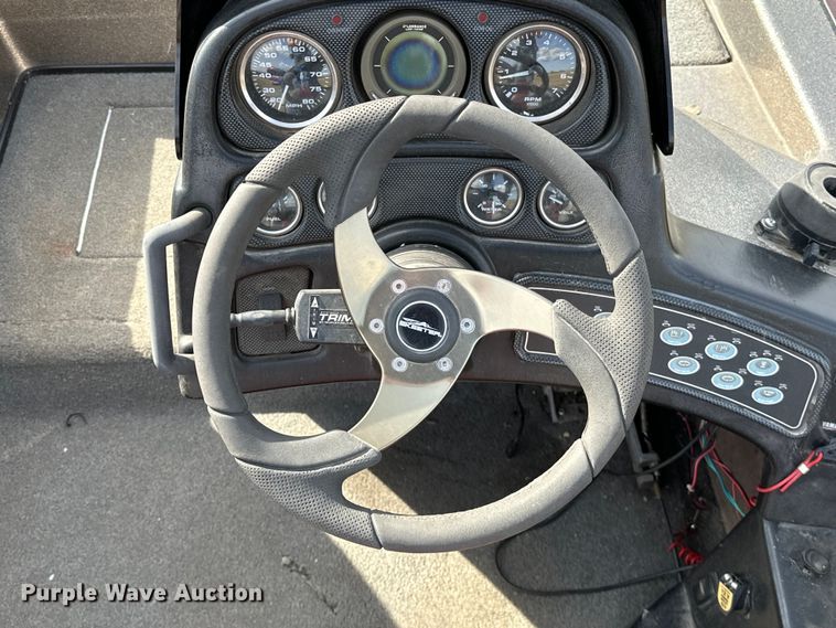 image for item OM9328 2004 Skeeter ZX250 boat