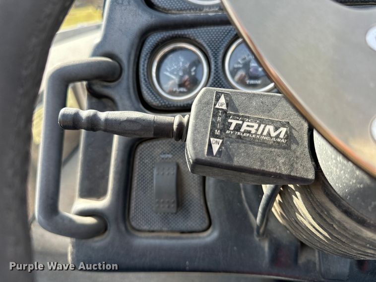 image for item OM9328 2004 Skeeter ZX250 boat