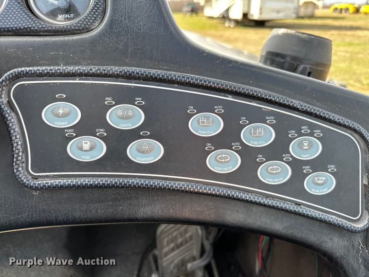 image for item OM9328 2004 Skeeter ZX250 boat