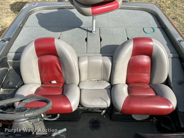 image for item OM9328 2004 Skeeter ZX250 boat