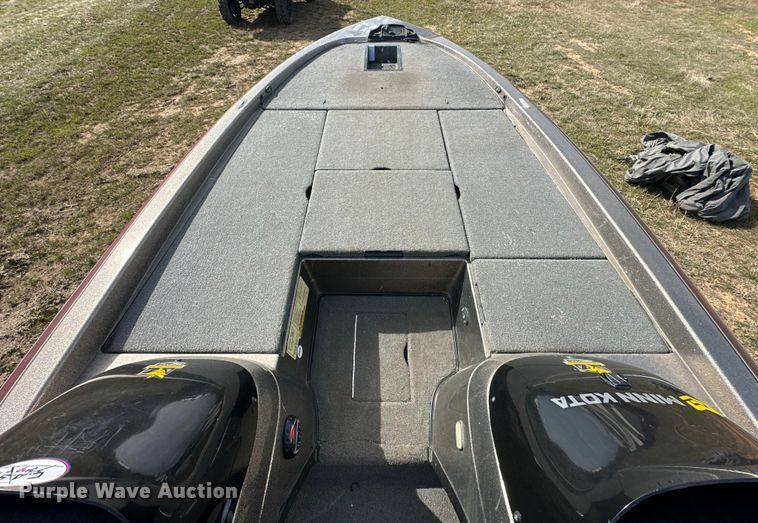 image for item OM9328 2004 Skeeter ZX250 boat