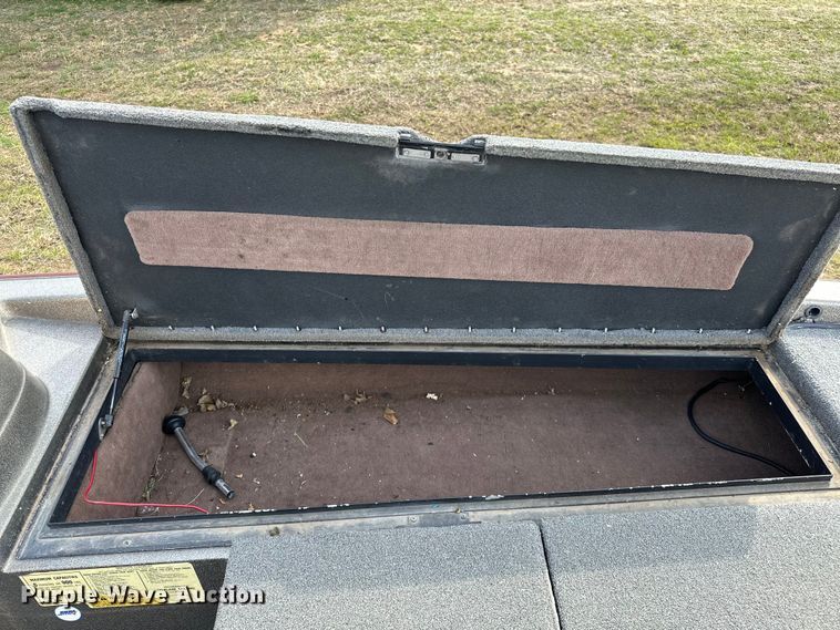 image for item OM9328 2004 Skeeter ZX250 boat