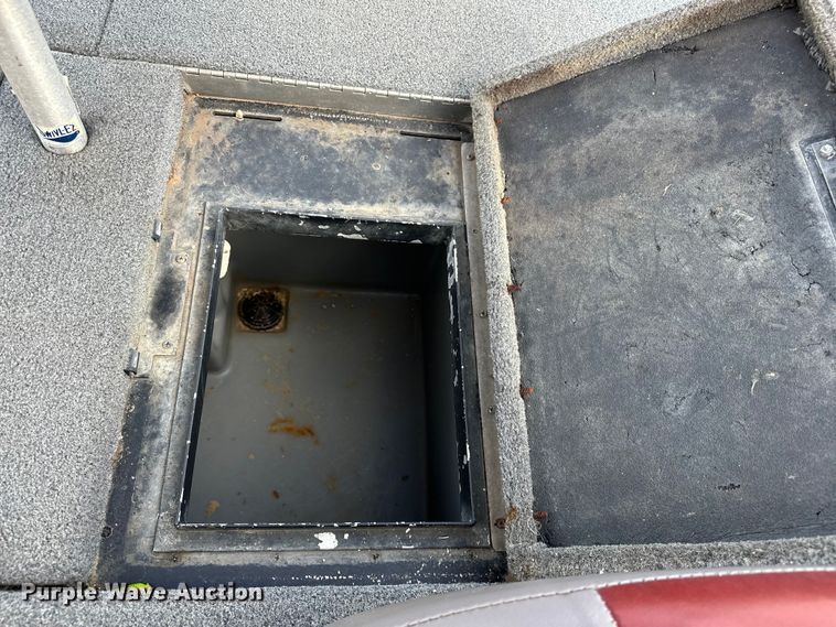 image for item OM9328 2004 Skeeter ZX250 boat