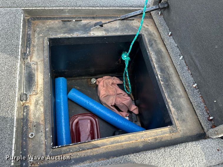 image for item OM9328 2004 Skeeter ZX250 boat