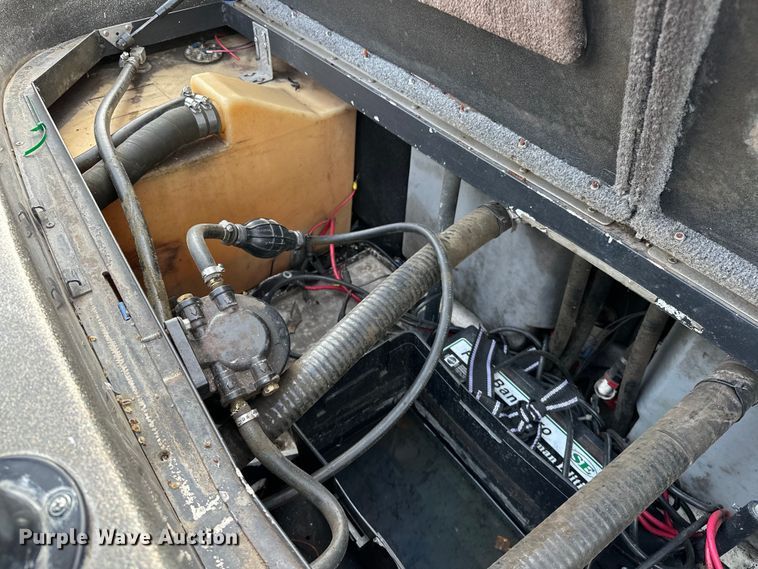 image for item OM9328 2004 Skeeter ZX250 boat