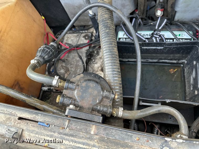 image for item OM9328 2004 Skeeter ZX250 boat