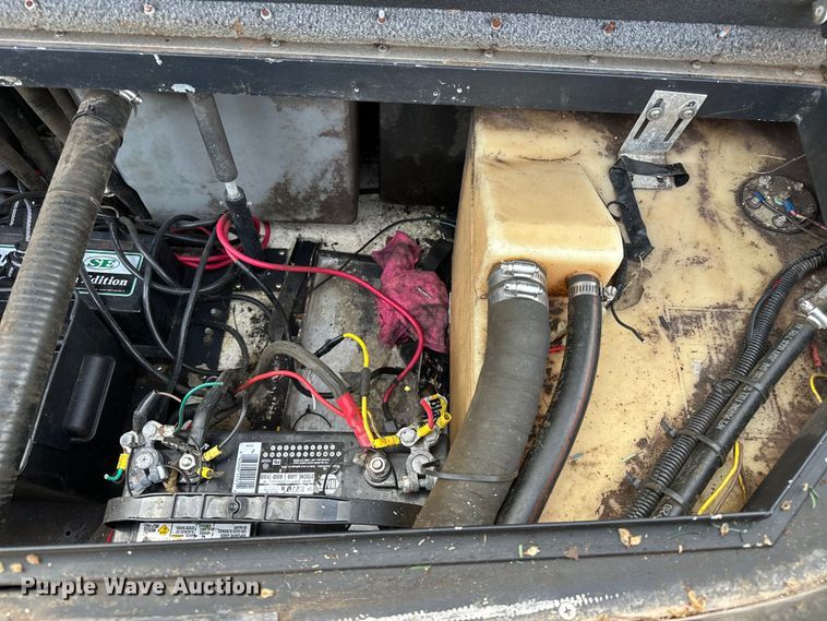 image for item OM9328 2004 Skeeter ZX250 boat