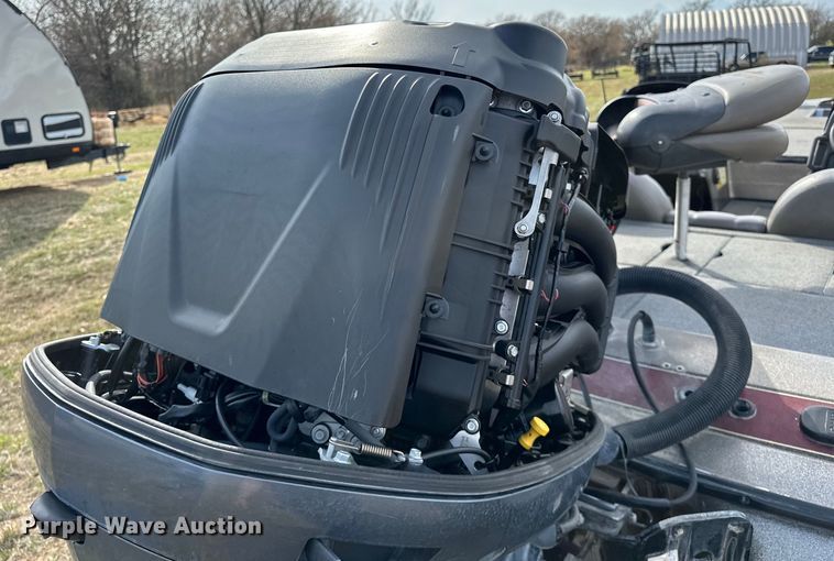 image for item OM9328 2004 Skeeter ZX250 boat