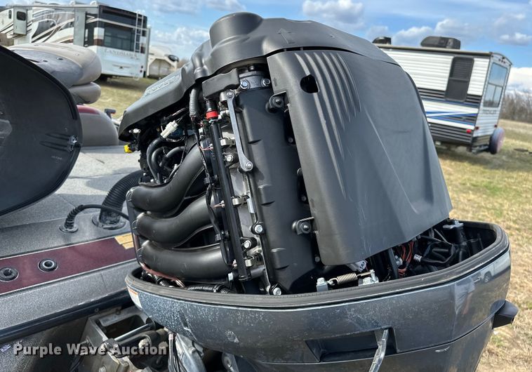 image for item OM9328 2004 Skeeter ZX250 boat