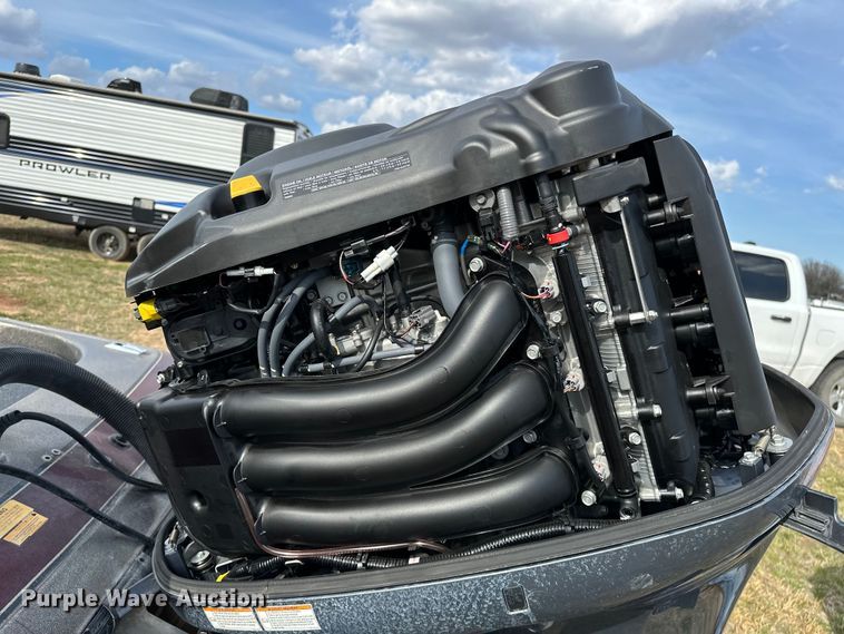 image for item OM9328 2004 Skeeter ZX250 boat