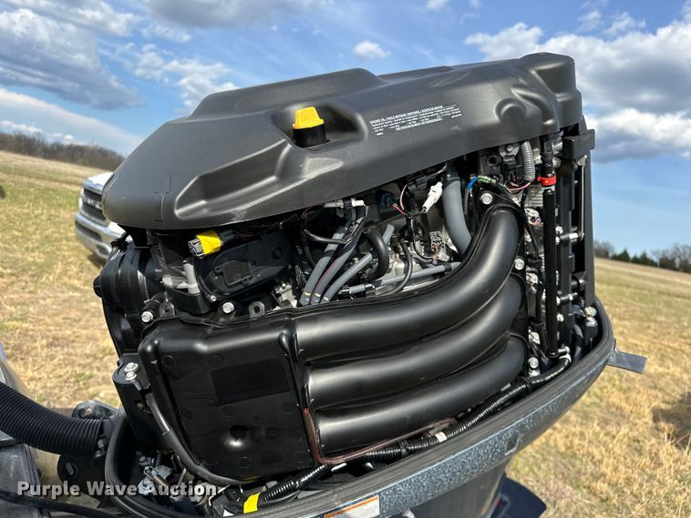 image for item OM9328 2004 Skeeter ZX250 boat