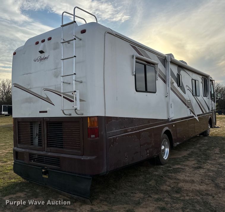 image for item OM9330 2000 Monaco  Diplomat Roadmaster R-2900 RV