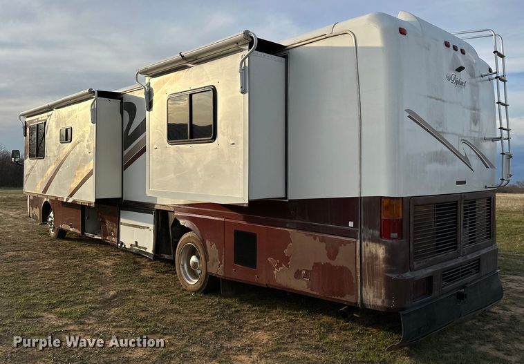 image for item OM9330 2000 Monaco  Diplomat Roadmaster R-2900 RV