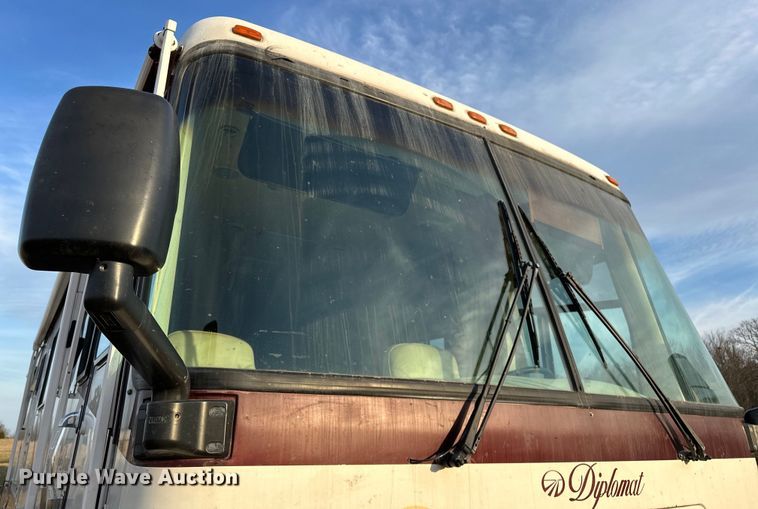 image for item OM9330 2000 Monaco  Diplomat Roadmaster R-2900 RV