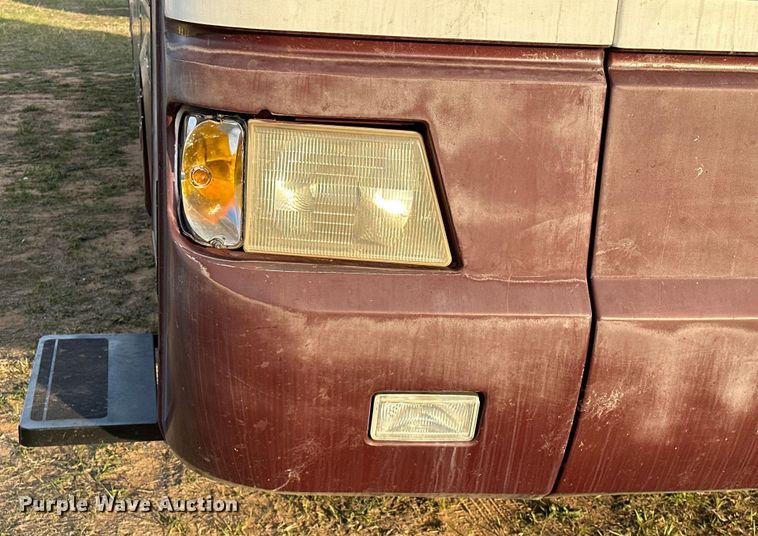 image for item OM9330 2000 Monaco  Diplomat Roadmaster R-2900 RV