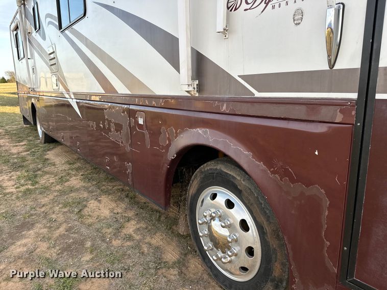 image for item OM9330 2000 Monaco  Diplomat Roadmaster R-2900 RV