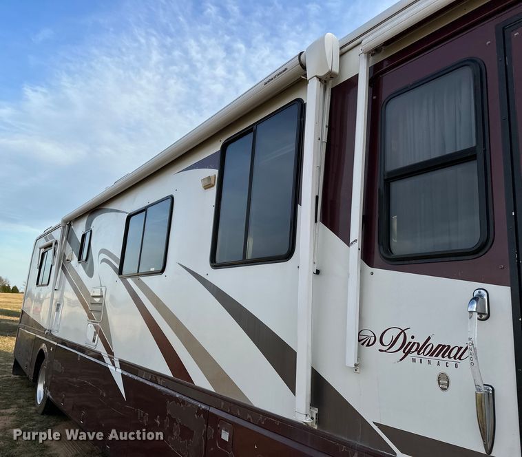 image for item OM9330 2000 Monaco  Diplomat Roadmaster R-2900 RV