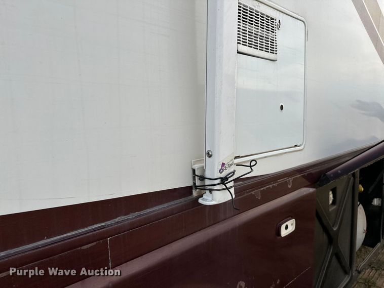 image for item OM9330 2000 Monaco  Diplomat Roadmaster R-2900 RV