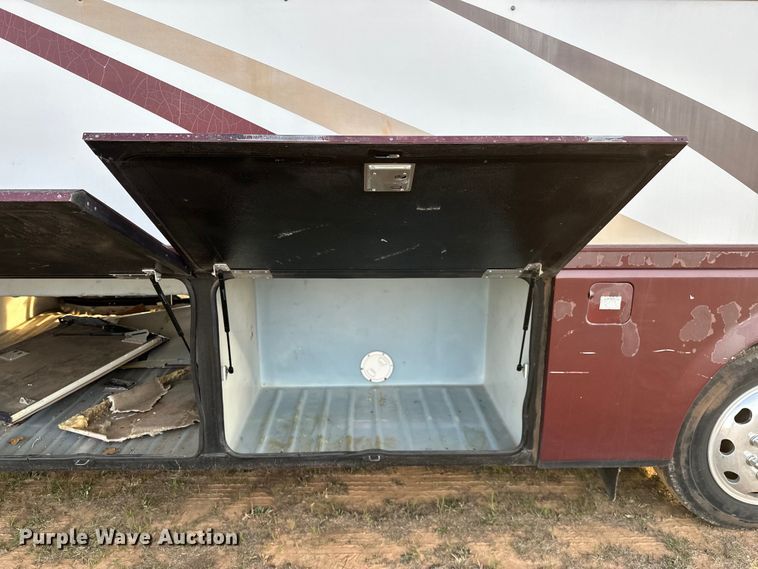 image for item OM9330 2000 Monaco  Diplomat Roadmaster R-2900 RV