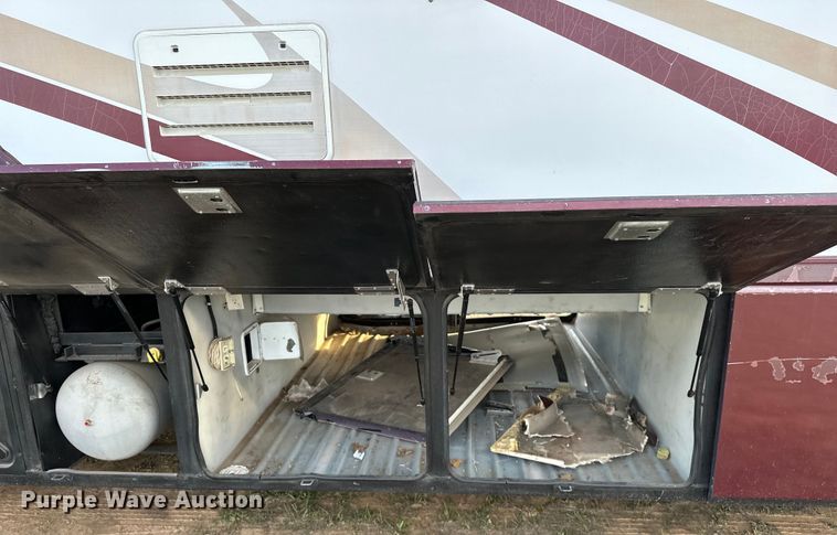 image for item OM9330 2000 Monaco  Diplomat Roadmaster R-2900 RV