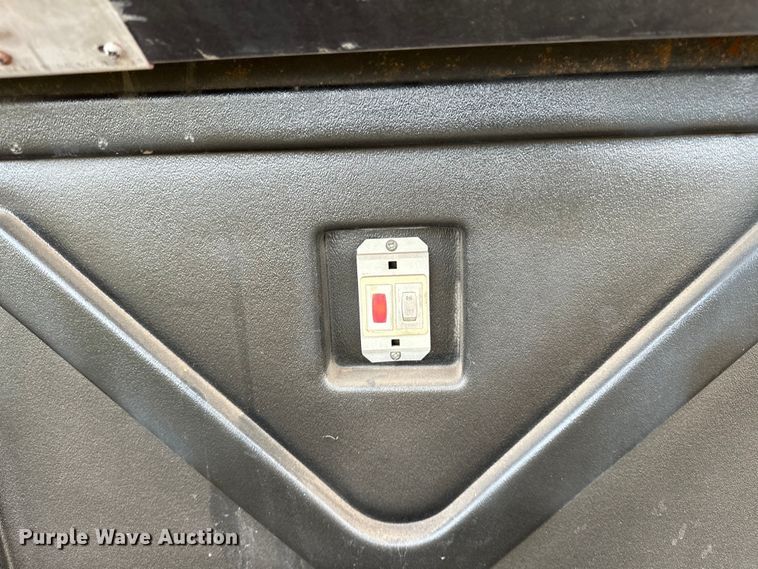 image for item OM9330 2000 Monaco  Diplomat Roadmaster R-2900 RV