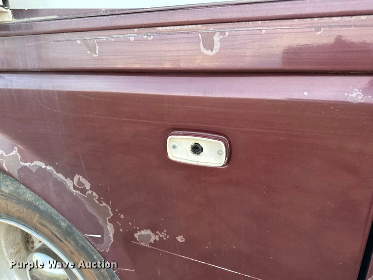 image for item OM9330 2000 Monaco  Diplomat Roadmaster R-2900 RV