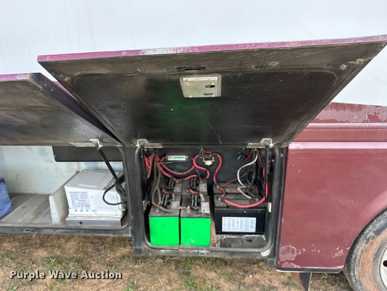 image for item OM9330 2000 Monaco  Diplomat Roadmaster R-2900 RV