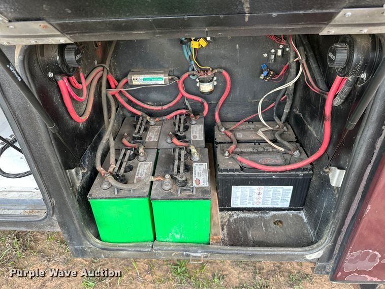 image for item OM9330 2000 Monaco  Diplomat Roadmaster R-2900 RV