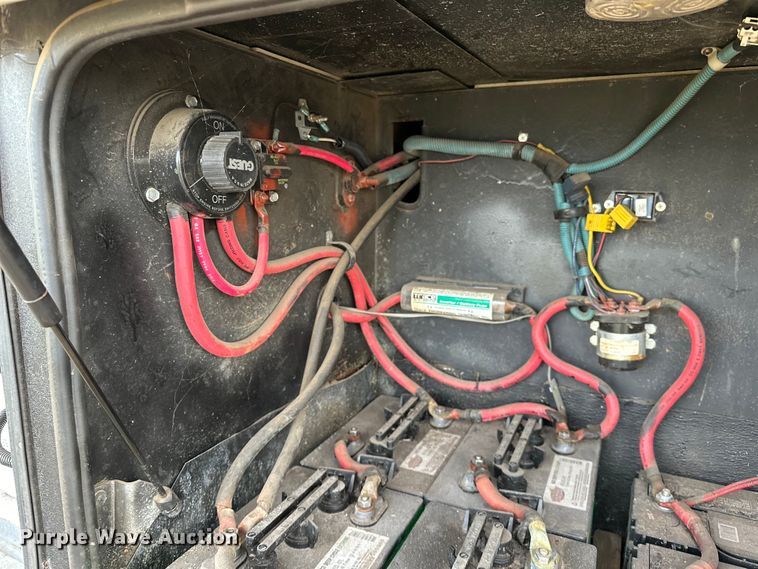 image for item OM9330 2000 Monaco  Diplomat Roadmaster R-2900 RV