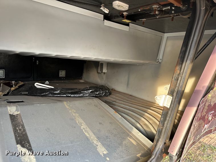 image for item OM9330 2000 Monaco  Diplomat Roadmaster R-2900 RV