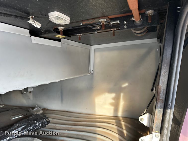 image for item OM9330 2000 Monaco  Diplomat Roadmaster R-2900 RV