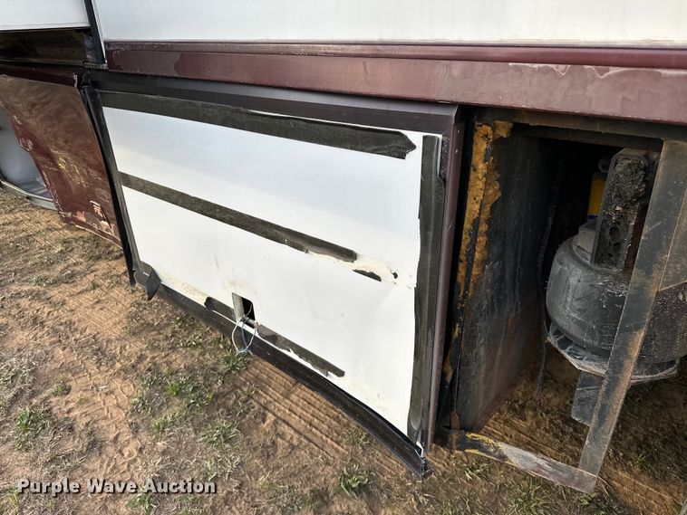 image for item OM9330 2000 Monaco  Diplomat Roadmaster R-2900 RV