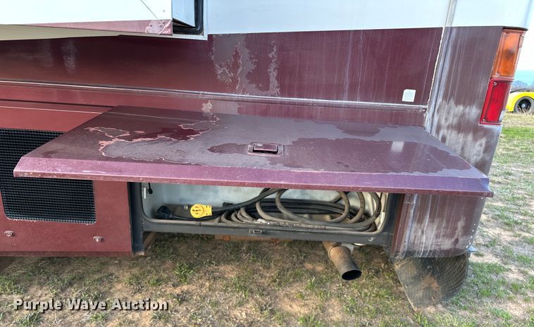 image for item OM9330 2000 Monaco  Diplomat Roadmaster R-2900 RV