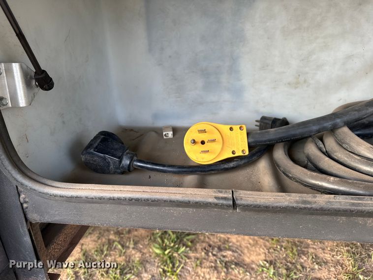 image for item OM9330 2000 Monaco  Diplomat Roadmaster R-2900 RV