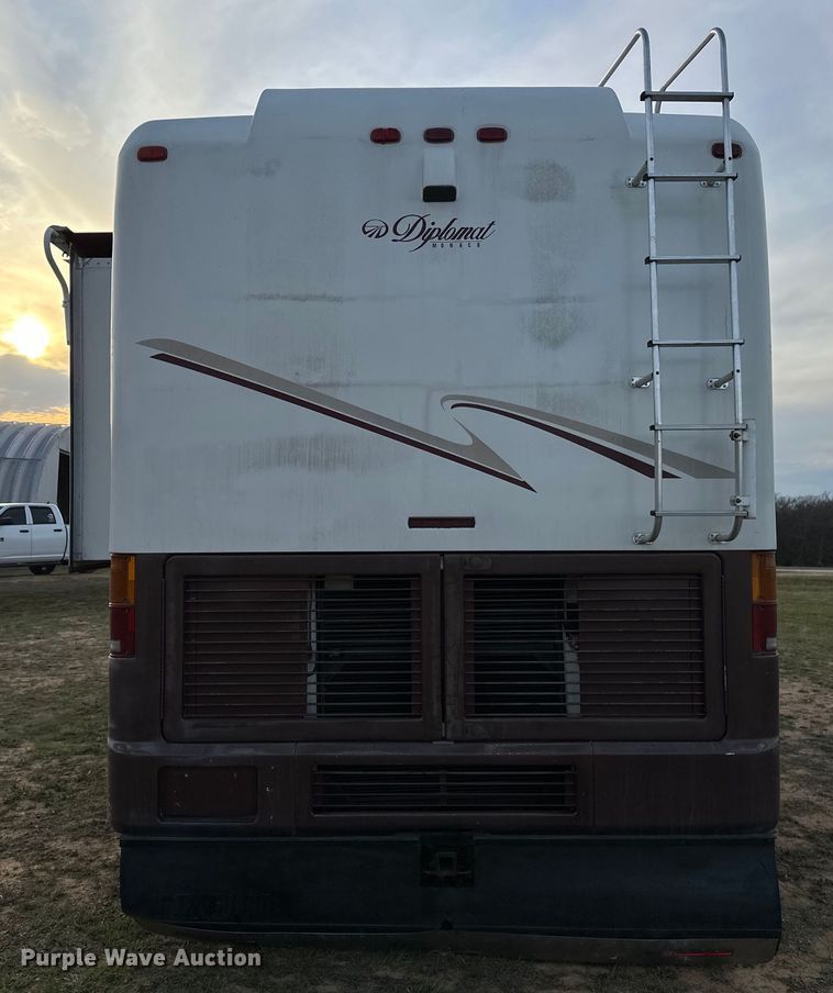 image for item OM9330 2000 Monaco  Diplomat Roadmaster R-2900 RV