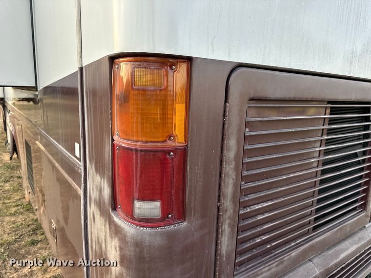 image for item OM9330 2000 Monaco  Diplomat Roadmaster R-2900 RV