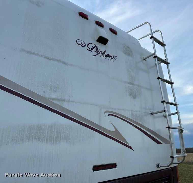 image for item OM9330 2000 Monaco  Diplomat Roadmaster R-2900 RV