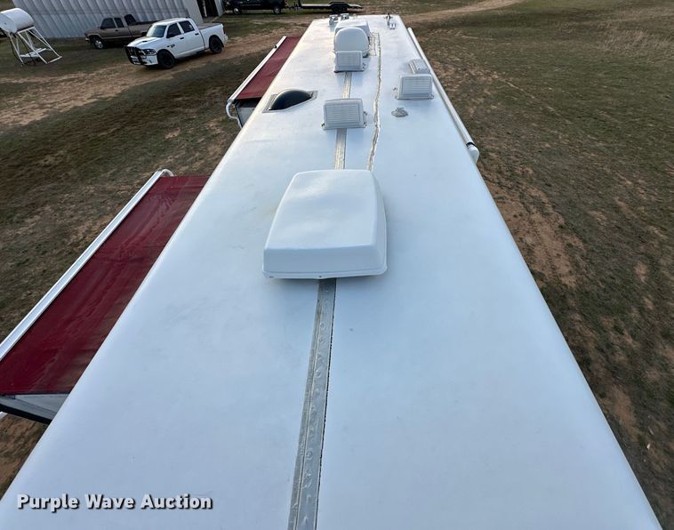 image for item OM9330 2000 Monaco  Diplomat Roadmaster R-2900 RV