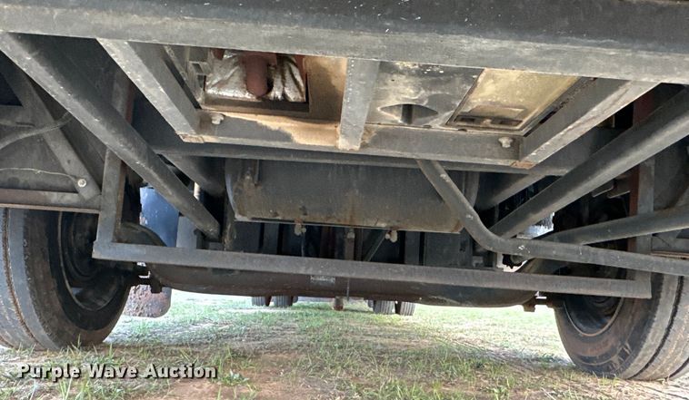 image for item OM9330 2000 Monaco  Diplomat Roadmaster R-2900 RV