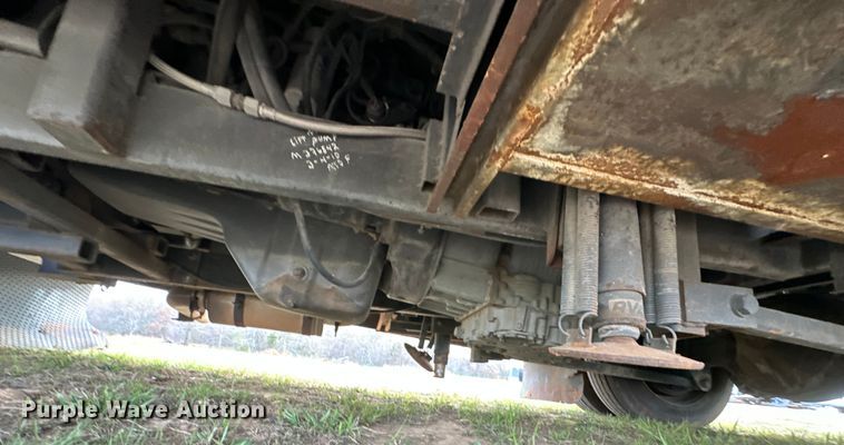 image for item OM9330 2000 Monaco  Diplomat Roadmaster R-2900 RV