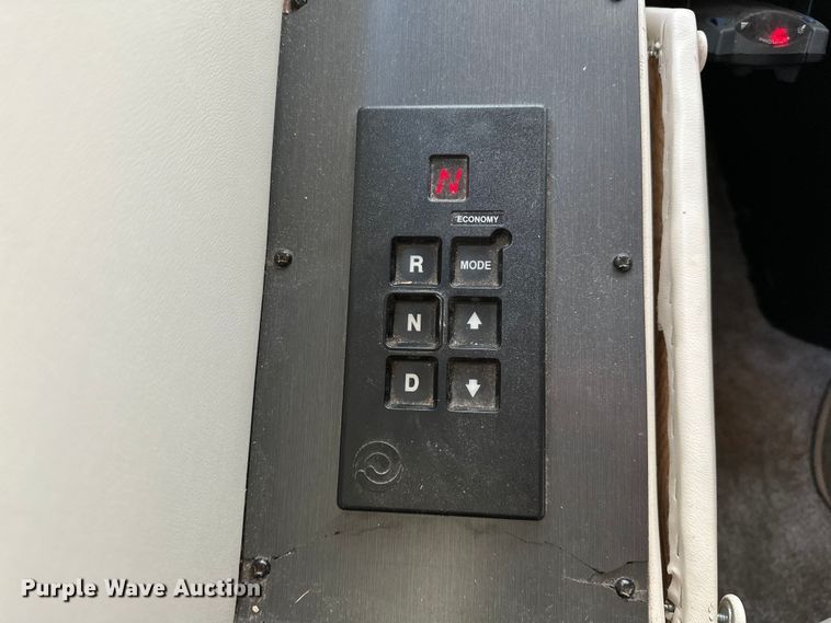 image for item OM9330 2000 Monaco  Diplomat Roadmaster R-2900 RV