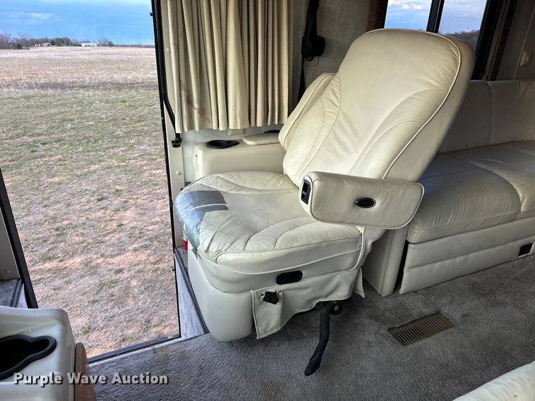 image for item OM9330 2000 Monaco  Diplomat Roadmaster R-2900 RV