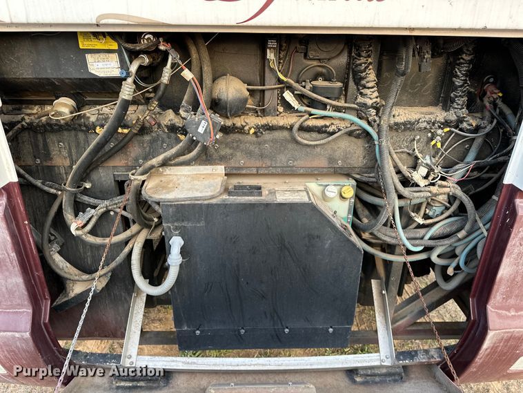 image for item OM9330 2000 Monaco  Diplomat Roadmaster R-2900 RV