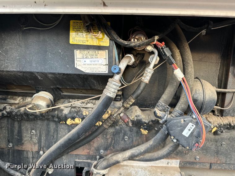 image for item OM9330 2000 Monaco  Diplomat Roadmaster R-2900 RV