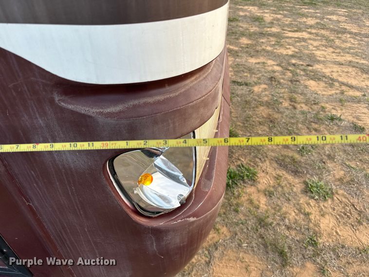 image for item OM9330 2000 Monaco  Diplomat Roadmaster R-2900 RV