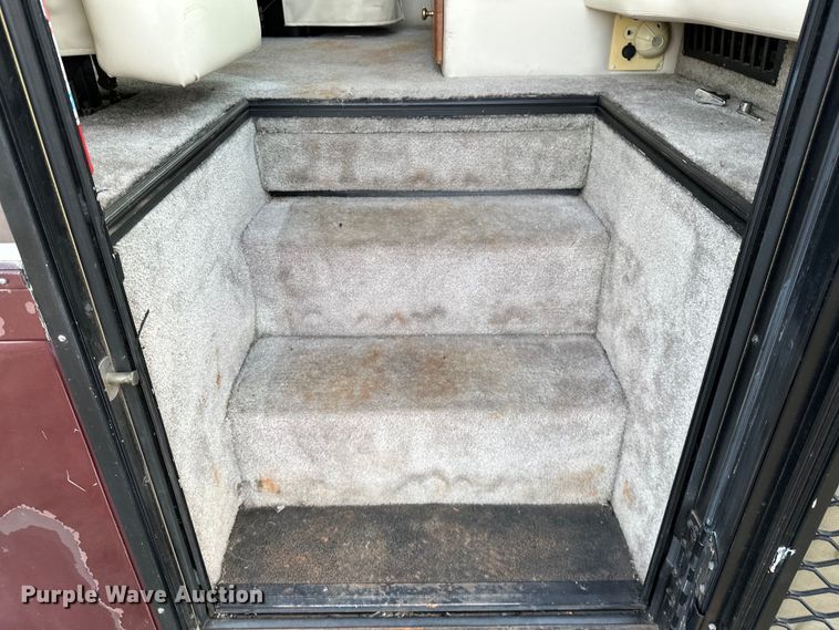 image for item OM9330 2000 Monaco  Diplomat Roadmaster R-2900 RV