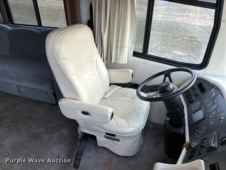 image for item OM9330 2000 Monaco  Diplomat Roadmaster R-2900 RV