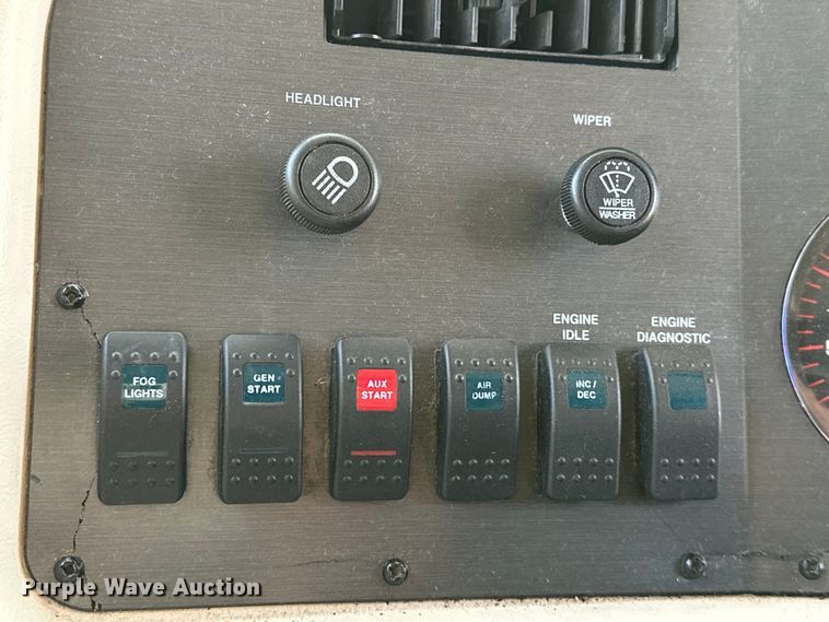 image for item OM9330 2000 Monaco  Diplomat Roadmaster R-2900 RV